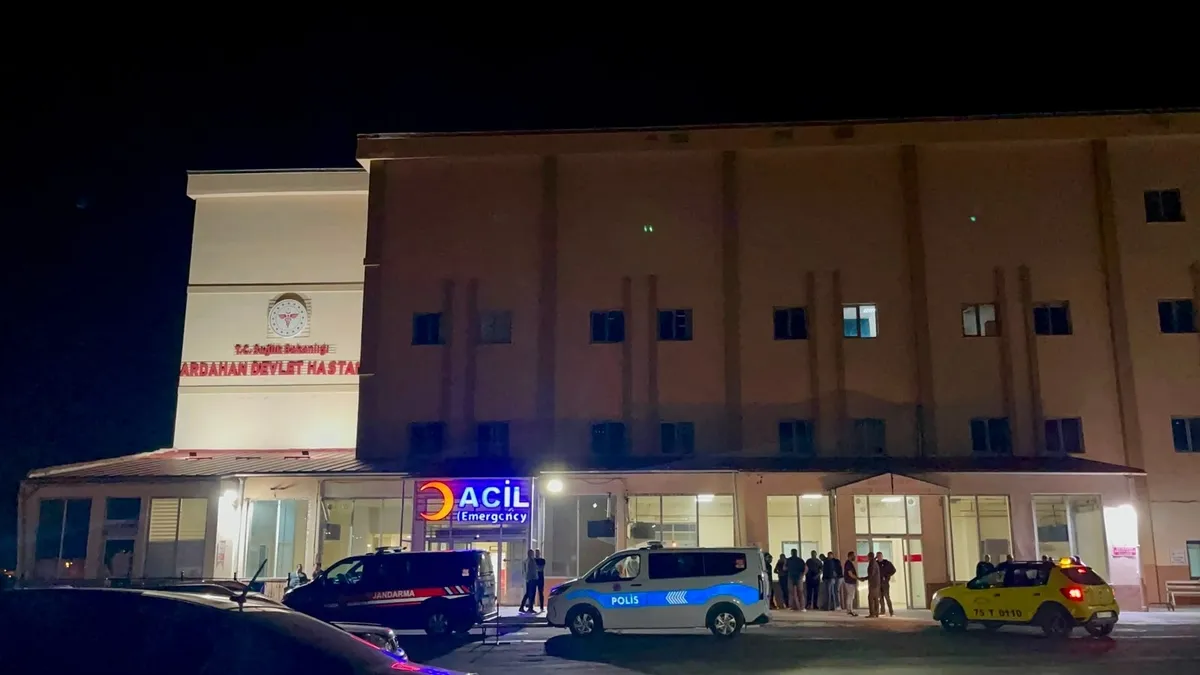 Kritik Açıklama: Analiz | Ot balyalarını kontrol etmek istedi: Traktör römorkunun altında can verdi (Detaylar)