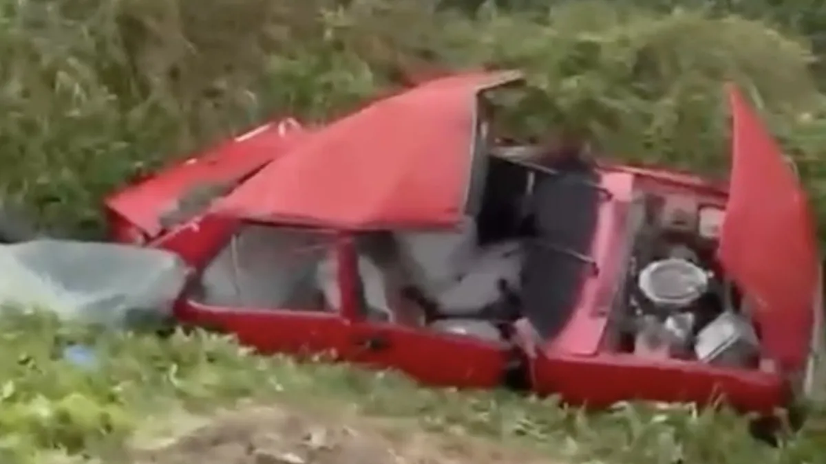 Gündemden Son Bilgiler: Sakarya'da feci kaza: Otomobil hurdaya döndü! 6 yaşındaki çocuk kurtarılamadı... ve So