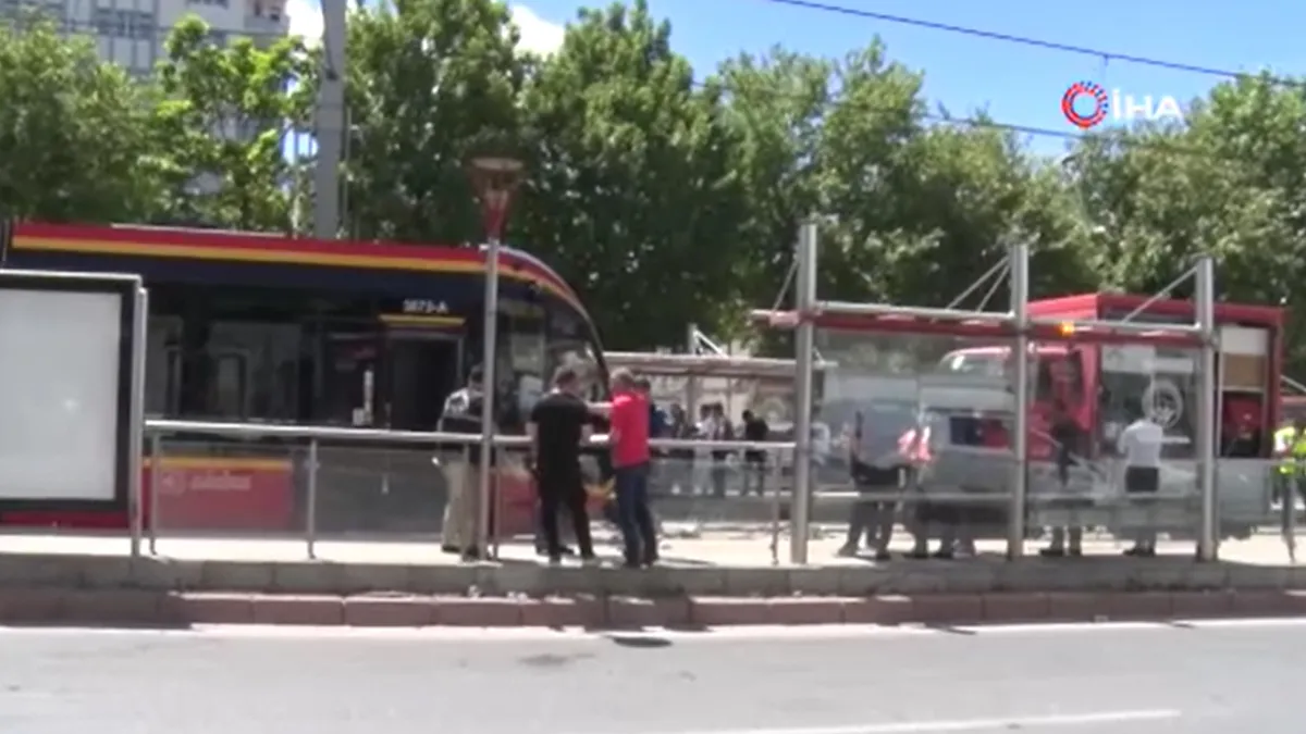 Kayseri'de feci kaza! Tramvayın çarptığı genç kadın Yaşamını Yitirdi - Son Dakika Bilgileri