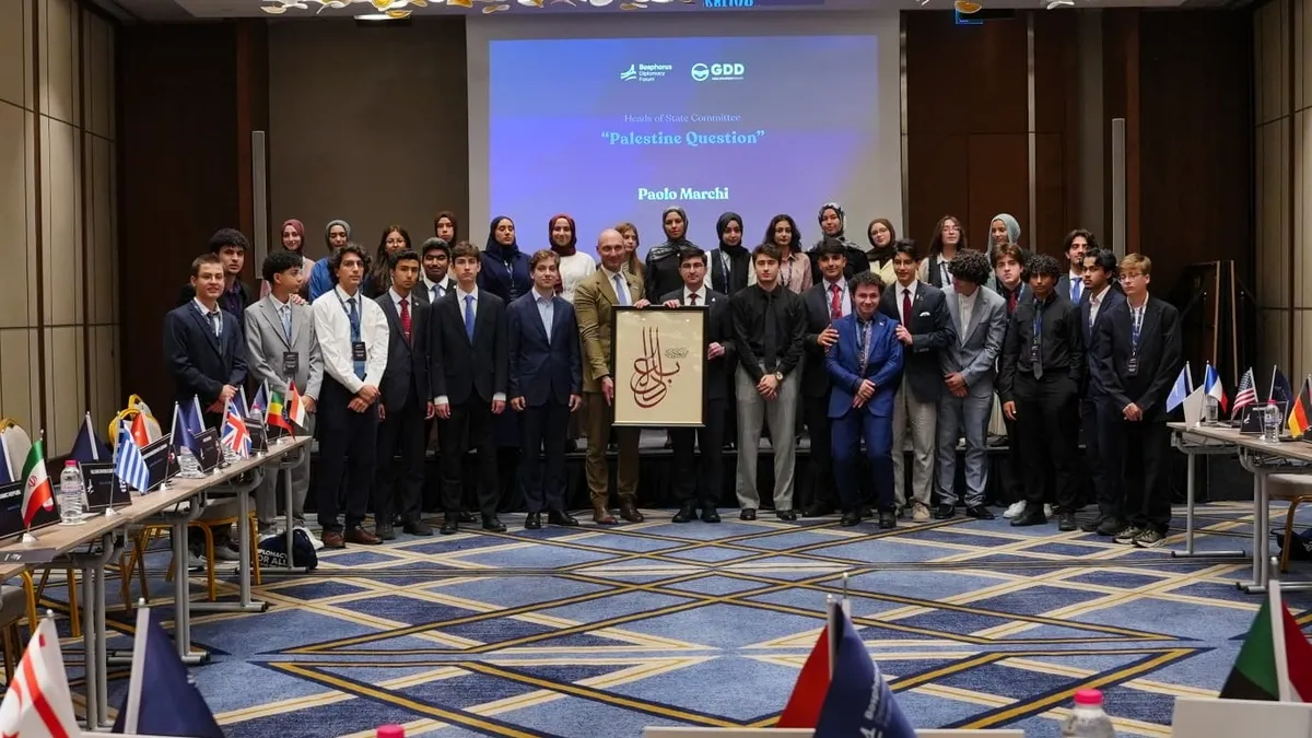 Gündemden Son Bilgiler: Son Gelişme: Diplomasi Forumu'nda liseli gençler Orta Doğu’daki krizleri konuştu (Deta