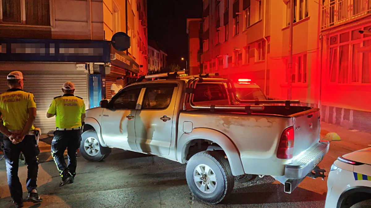 Ayrıntılar Netleşti: Analiz | Eskişehir'de polisten kaçan ehliyetsiz sürücü Ele Geçirildi: 550 bin TL ceza! (D