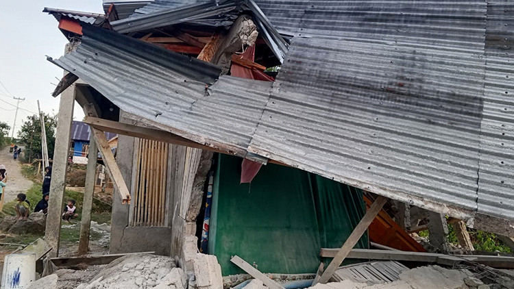 Gündemden Son Bilgiler: Endonezya'da 7.7'lik deprem: Tsunami uyarıları peş peşe geldi ve Son Gelişmeler | İşte