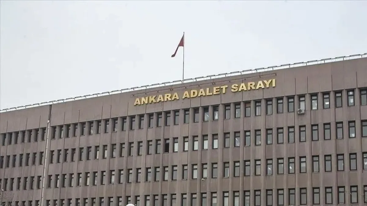Sıcak Gündem: Gençlerbirliği-Fenerbahçe maçında küçük çocuğun formasını çıkarttırdılar: Başsavcılık soruşturma