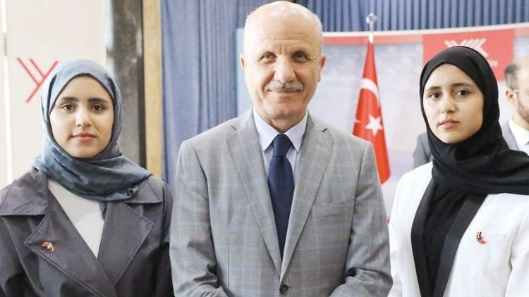 Ayrıntılar Netleşti: Türkiye’de mühendislik okuyan Yemenli ikizler ilk ikide mezun (Detaylar) ve Merak Edilenl