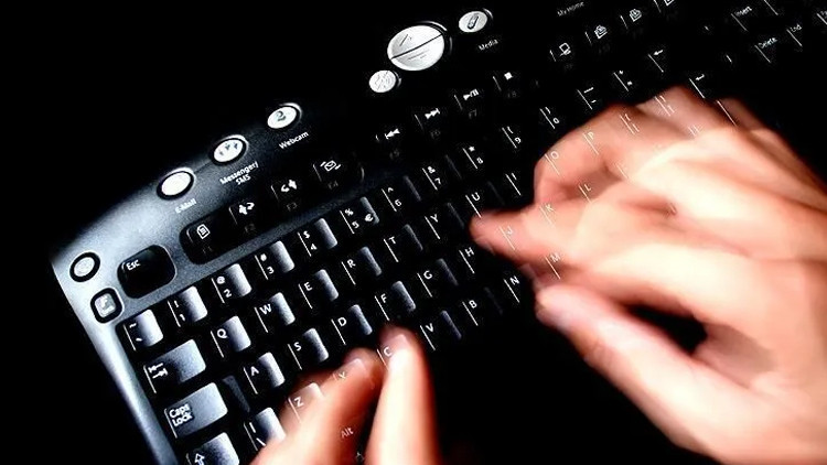 Son Gelişme: Yargıtay'dan emsal karar: Patrona sitem e-postası atan yönetici tazminatsız işinden oldu: İşte Ay