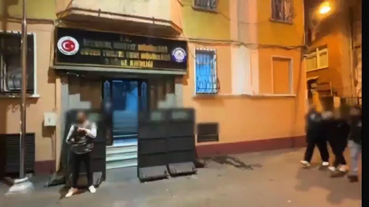 Gündemden Son Bilgiler: Son Gelişme: Beyoğlu’nda cep telefonu hırsızlığı şüphelisi hakkında tutuklama kararı v