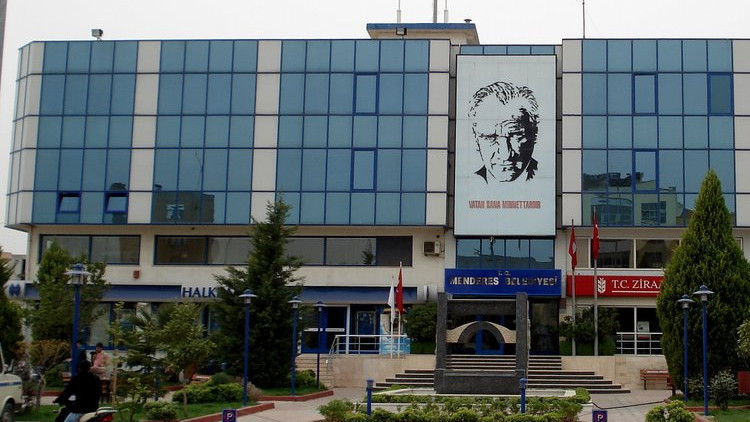 Gündemden Son Bilgiler: Son Gelişme: Menderes Belediyesi'ndeki seçimi AK Parti kazandı | İşte Tüm Ayrıntılar