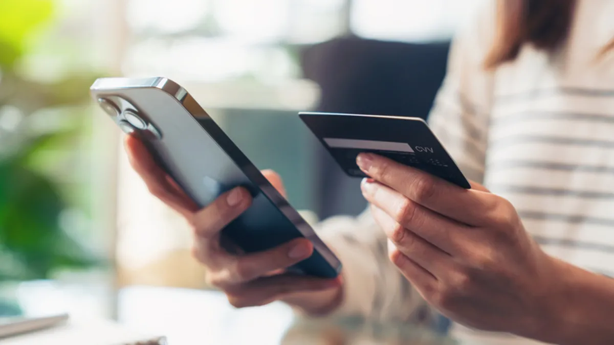 Gündemden Son Bilgiler: KVKK'den bankaya talimat: Çalışana hakaret eden müşterinin telefon kaydı... ve Son Gel