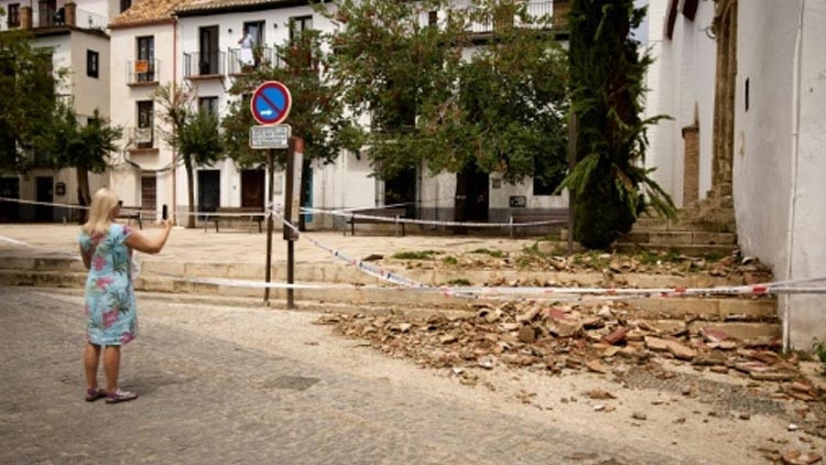 Son Gelişme: İspanya'nın turistik kentinde peş peşe depremler ve Son Gelişmeler ve Merak Edilenler