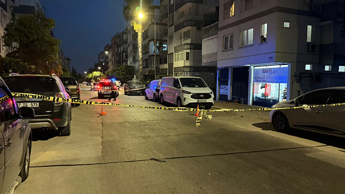 Son Gelişme: Son Gelişme: Cadde ortasında akılalmaz olay: Rastgele ateş açtı!: Gelişmeler Takip Ediliyor