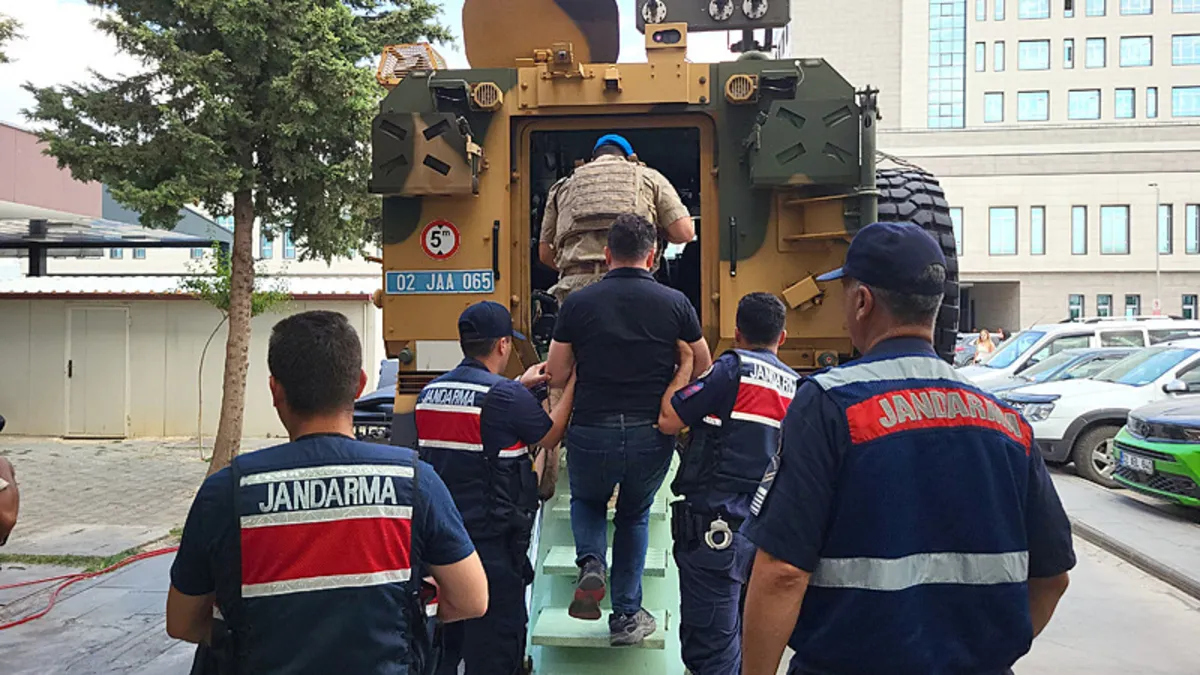 Sıcak Gündem: Eniştesini mezarlıkta katleden caniden pişkin hamle: “Yaralı var”: Gelişmeler Takip Ediliyor