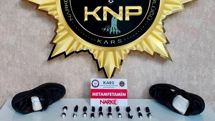 Gündemden Son Bilgiler: Ayakkabı tabanına gizlemişti: Kars’ta durdurulan otobüste metamfetamin ele geçirildi