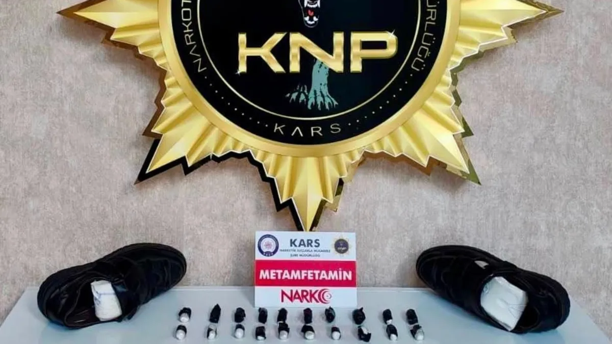 Gündemden Son Bilgiler: Kars'ta uyuşturucu operasyonu! Kuryenin ayakkabı tabanındaki zehir zulası polise takıl