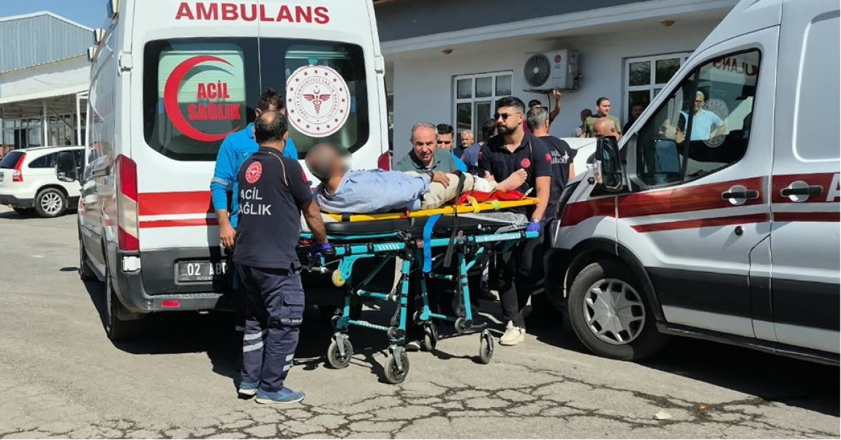 Kritik Açıklama: Belediye binası bahçesinde silahlı saldırı! - Son Dakika Bilgileri
