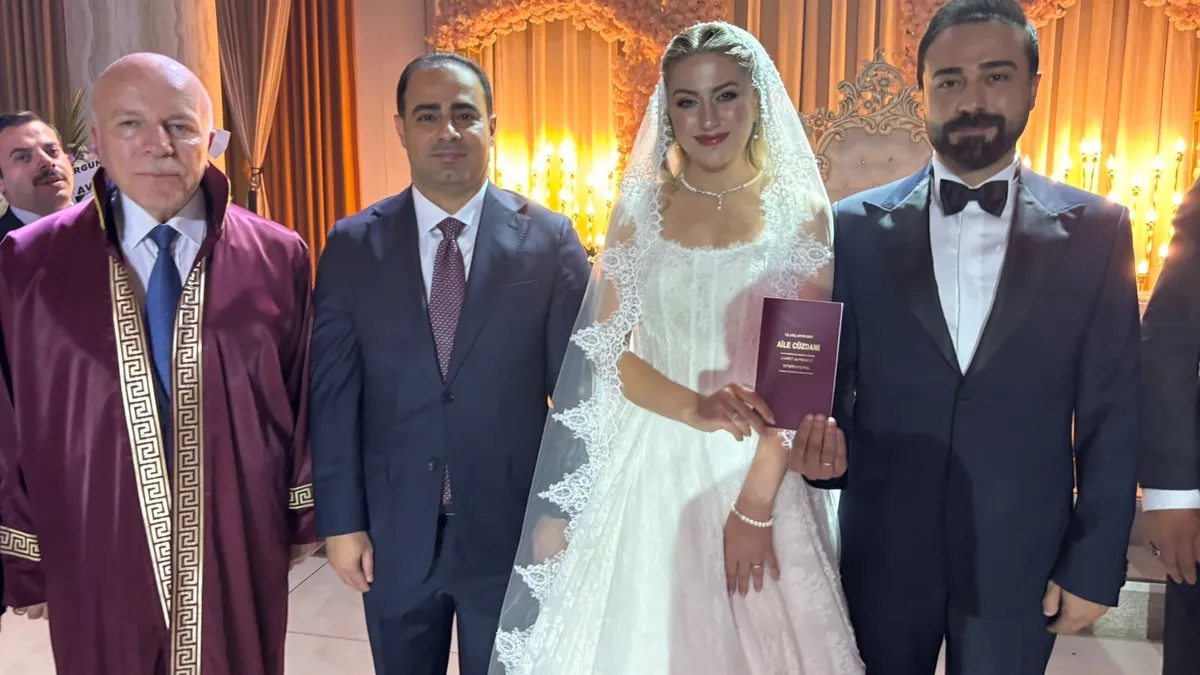 Bakırköy Cumhuriyet Başsavcı Vekili Kayhan Çetin'in mutlu günü! Kardeşi Murat Çetin dünyaevine girdi ve Merak