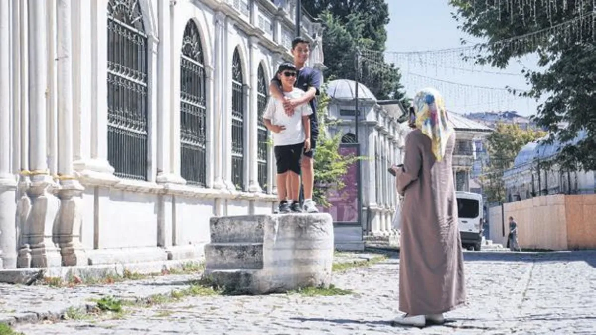 Son Gelişme: Tarihi yapılar arasında saklı kalan binek taşları - Son Dakika Bilgileri