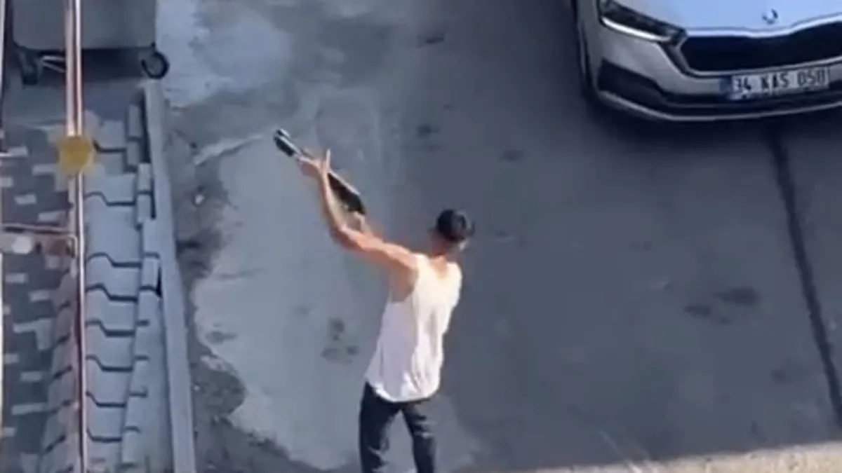 Kritik Açıklama: Sokak ortasına dehşet: Tüfekle rastgele ateş açtı!: Gelişmeler Takip Ediliyor