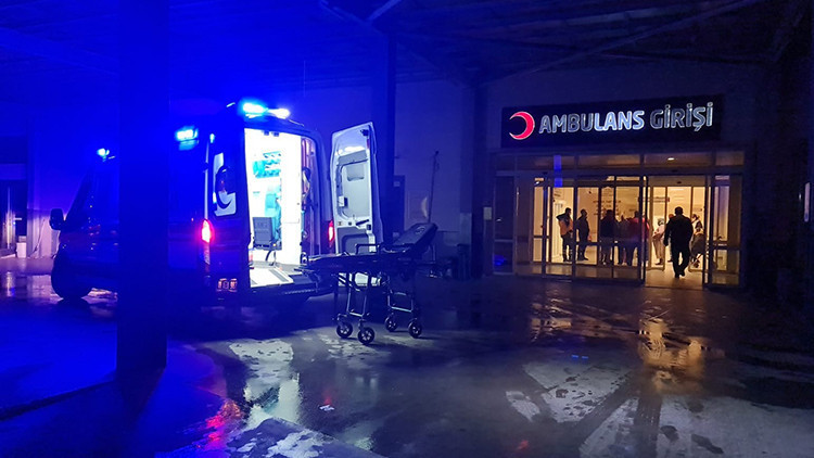 Gündemden Son Bilgiler: Aydın'da kontrolden çıkan minibüs tarlaya uçtu: 1 ölü, 2 yaralı | İşte Tüm Ayrıntılar