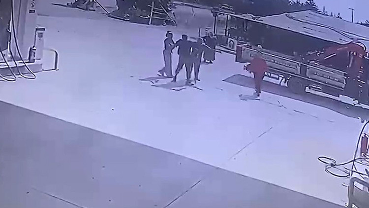 Gündemden Son Bilgiler: Denizli'de ailesinin yanında silah zoruyla kaçırılan genç kız kurtarıldı: O anlar kame