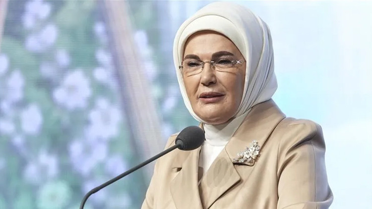 Kritik Açıklama: Emine Erdoğan'dan Mevlit Kandili mesajı: Kalplerimizi iyilikte buluştursun ve Merak Edilenler