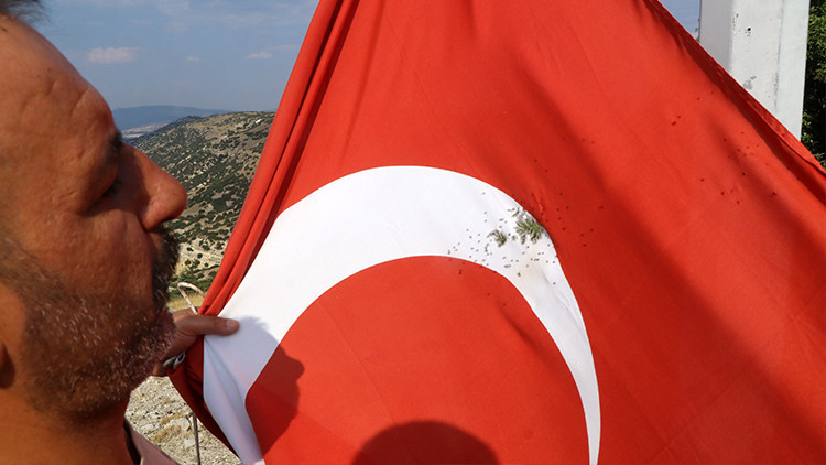 Kritik Açıklama: Burdur'da skandal görüntü | 'Bayrağa kurşun sıkmak nedir': Gelişmeler Takip Ediliyor