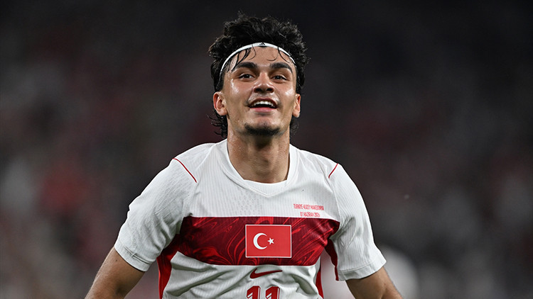 Sıcak Gündem: Eintracht Frankfurt'tan Can Uzun açıklaması!: Gelişmeler Takip Ediliyor