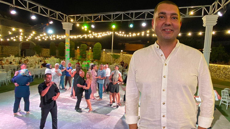 Gündemden Son Bilgiler: Aydın'da görülmemiş düğün: Nikaha bir gün kala ayrıldı, salon yanmasın diye 'gelinsiz'