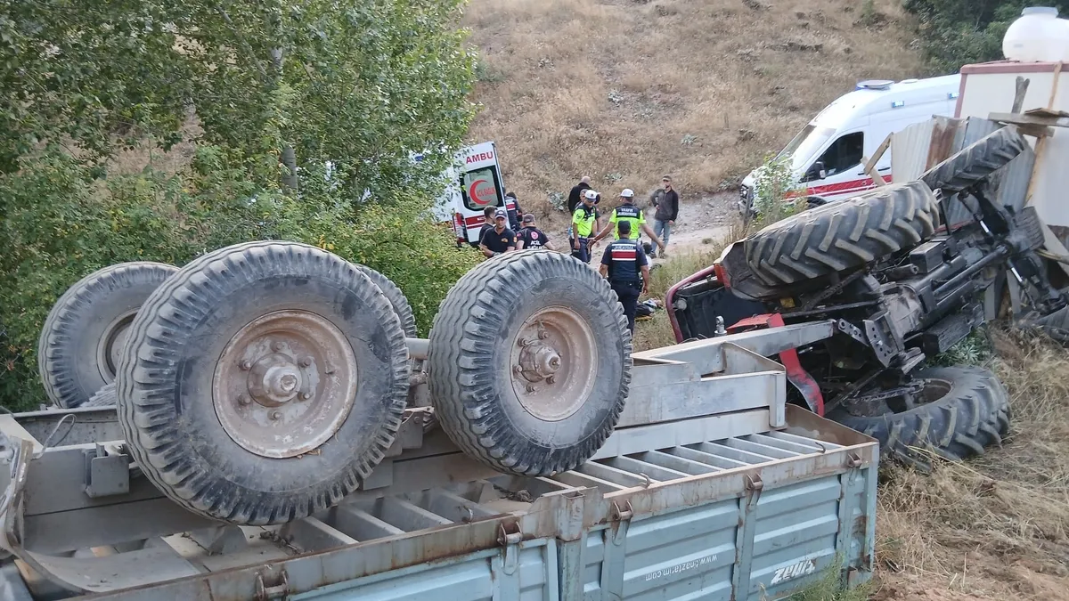 Gündemden Son Bilgiler: Sivas'ta traktör devrildi: 4 yaralı: Gelişmeler Takip Ediliyor