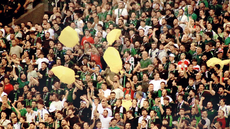 Son Gelişme: Tribündeki provokasyona 5 gözaltı: Gelişmeler Takip Ediliyor