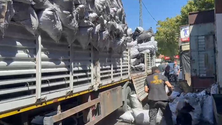 Kritik Açıklama: Kömür yüklü TIR'da yapılan aramada 1 buçuk kilo esrar ele geçirildi! 2 gözaltı