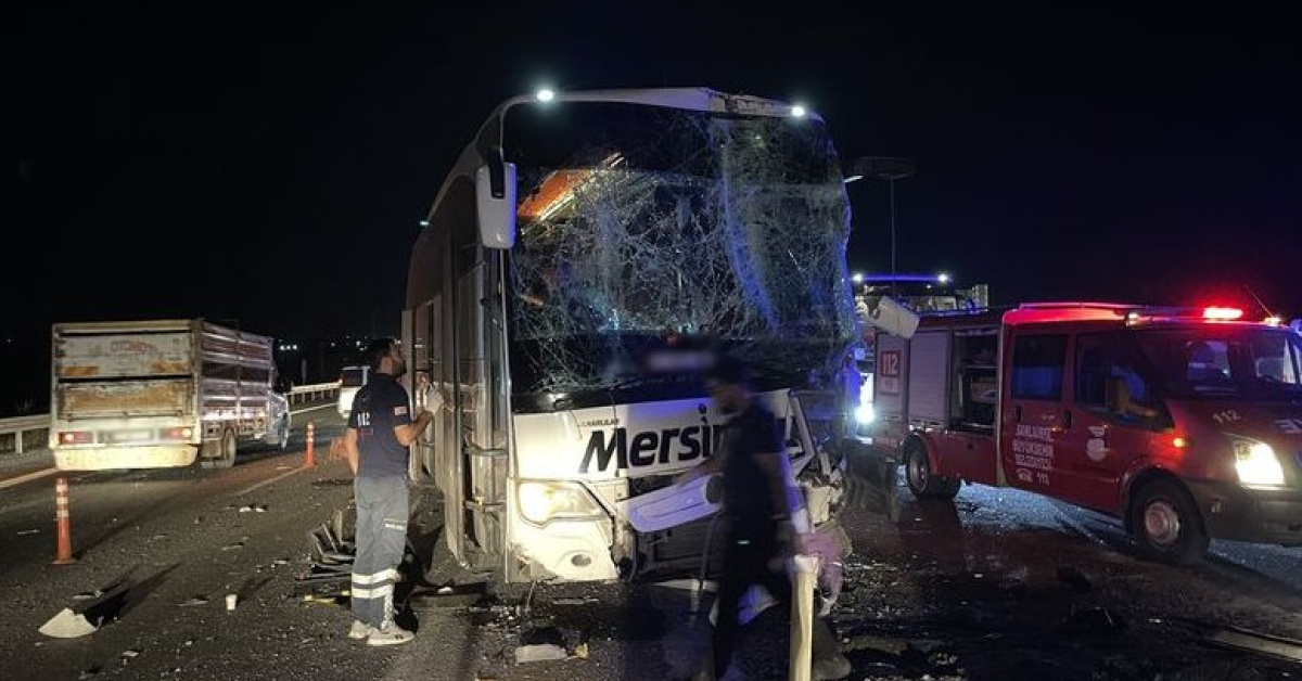 Ayrıntılar Netleşti: Siverek'te 2 yolcu otobüsü çarpıştı: 13 yaralı ve Merak Edilenler
