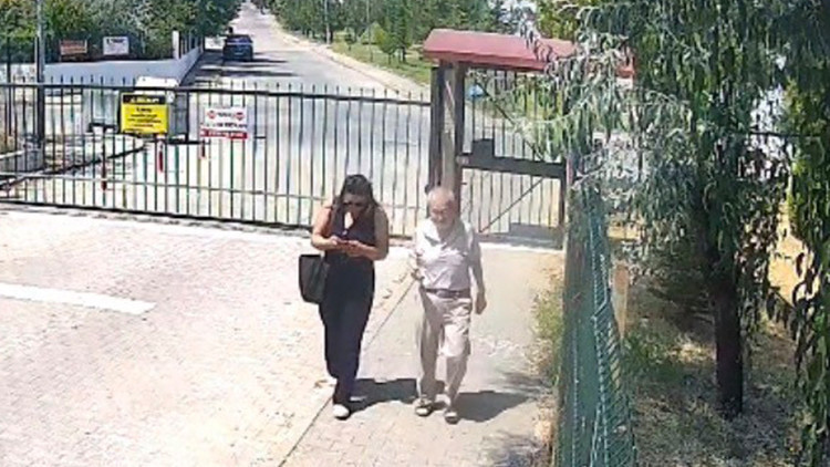 Sıcak Gündem: 8 yaşındaki çocuk, tek bir sözüyle dolandırıcıyı apar topar kaçırdı: Gelişmeler Takip Ediliyor