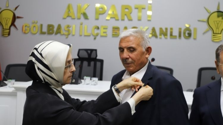 Kritik Açıklama: Gölbaşı'nda CHP'li 6 belediye meclis üyesi AK Parti'ye katıldı | İşte Tüm Ayrıntılar
