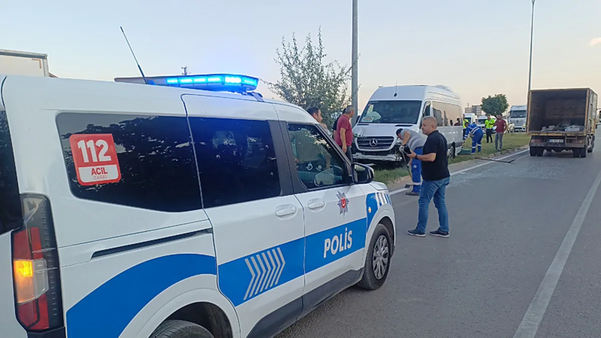 Aksaray’da işçi sevisi reklam panosuna çarptı: 6 yaralı!: Gelişmeler Takip Ediliyor