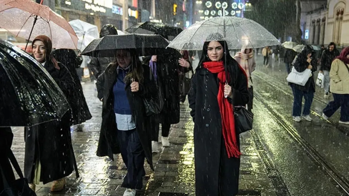 Son Gelişme: Meteorolojiden İstanbul için gök gürültülü sağanak uyarısı - Son Dakika Bilgileri