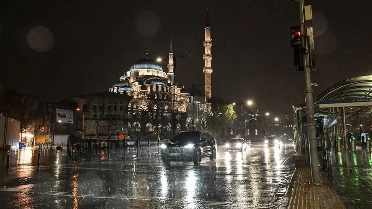 Son Gelişme: Meteoroloji uyarmıştı: İstanbul'da sağanak etkisini gösteriyor - Son Dakika Bilgileri