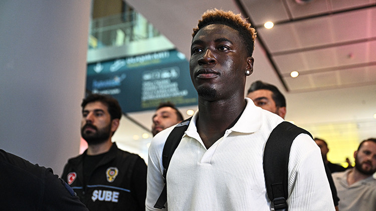 Kritik Açıklama: Fenerbahçe'nin yeni transferi Kojo Peprah Oppong İstanbul'da! - Son Dakika Bilgileri