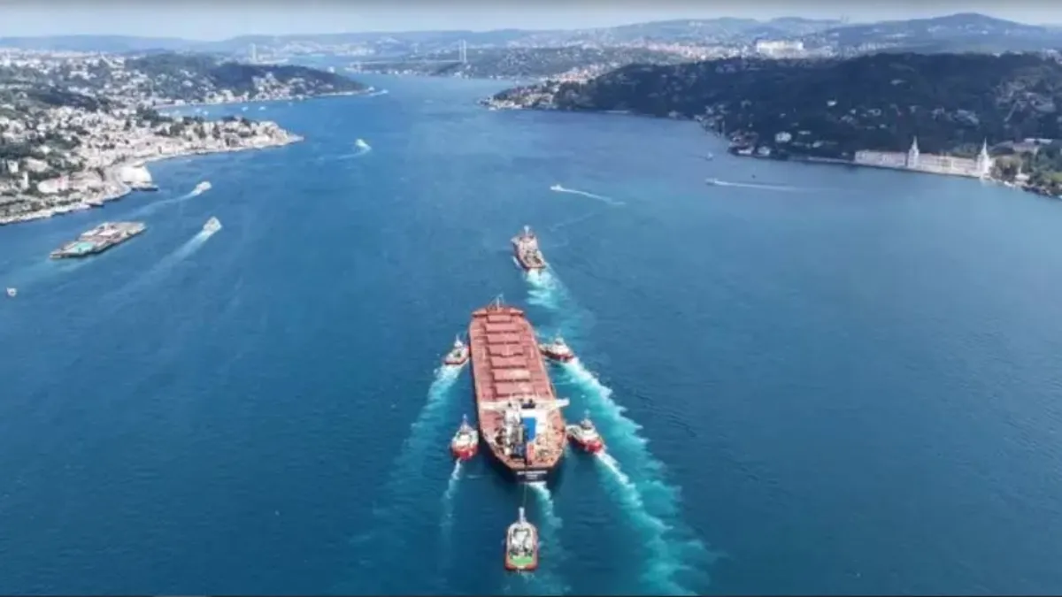 Ayrıntılar Netleşti: Liberya bayraklı dev kuru yük gemisi boğazdan geçerken deniz trafiği durduruldu: Gelişmel