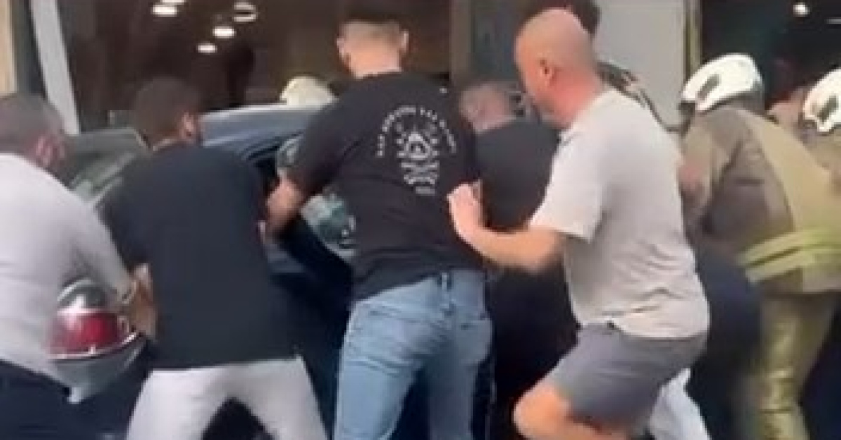 Gündemden Son Bilgiler: Otomobil kaldırıma çıktı: 6 yaralı: Gelişmeler Takip Ediliyor