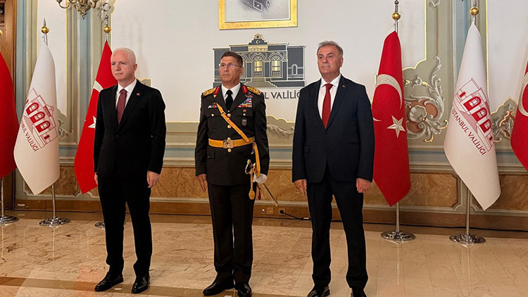 Kritik Açıklama: İstanbul Valiliği'nde 30 Ağustos töreni: Vali Gül, Orgeneral Ersay ve Başkan Vekili Aslan teb