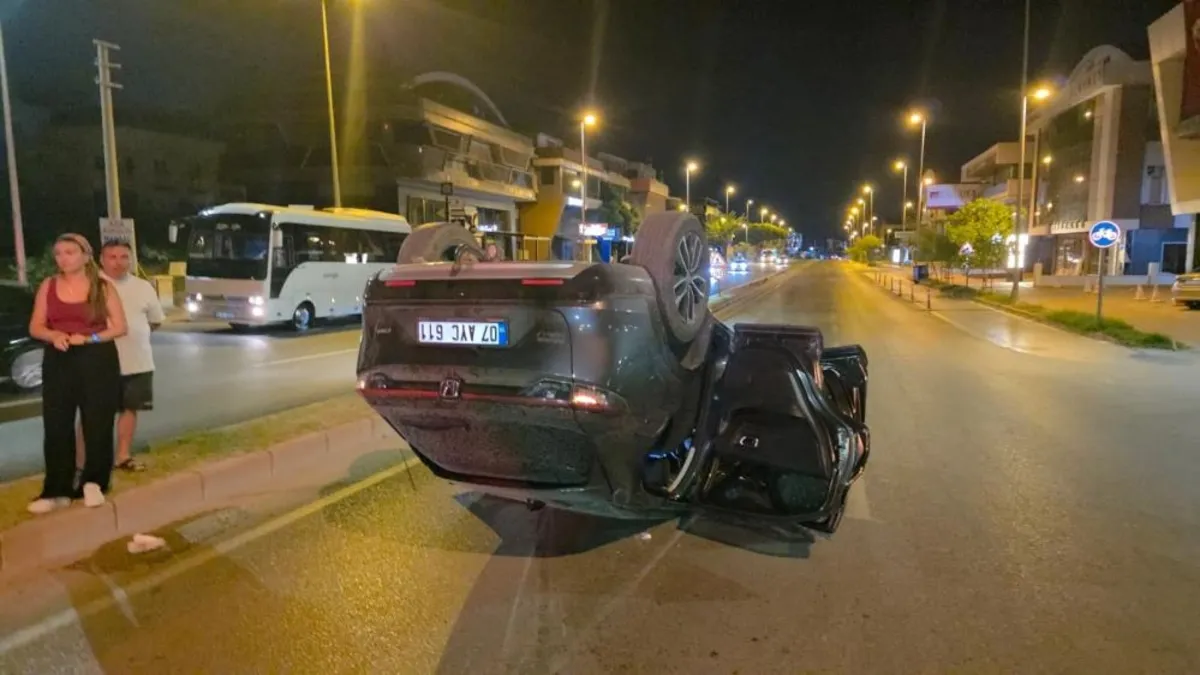 Kritik Açıklama: Antalya'da feci kaza! Virajı alamayan araç takla attı sürücü yaralandı: Gelişmeler Takip Edil