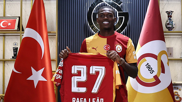 Gündemden Son Bilgiler: Rafael Leao, Galatasaray'ın 7. Portekizli futbolcusu oldu: Gelişmeler Takip Ediliyor