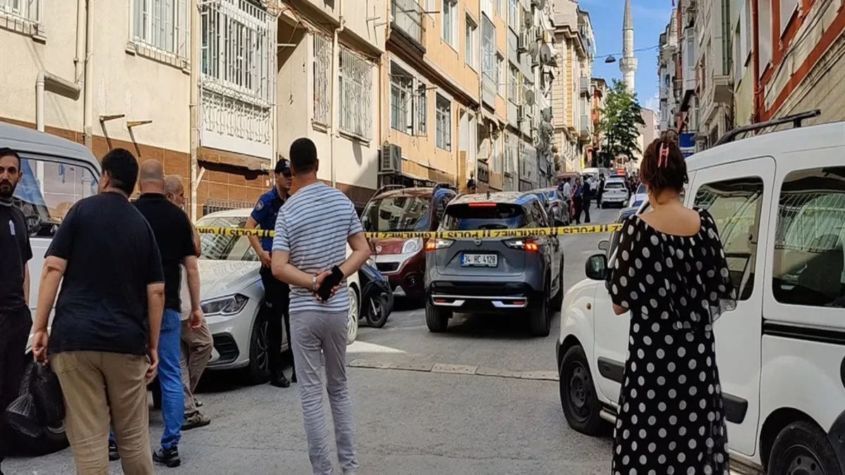 Fatih'te kan donduran vahşet: Eşi ve çocuğunu öldürüp intihar etti: Gelişmeler Takip Ediliyor
