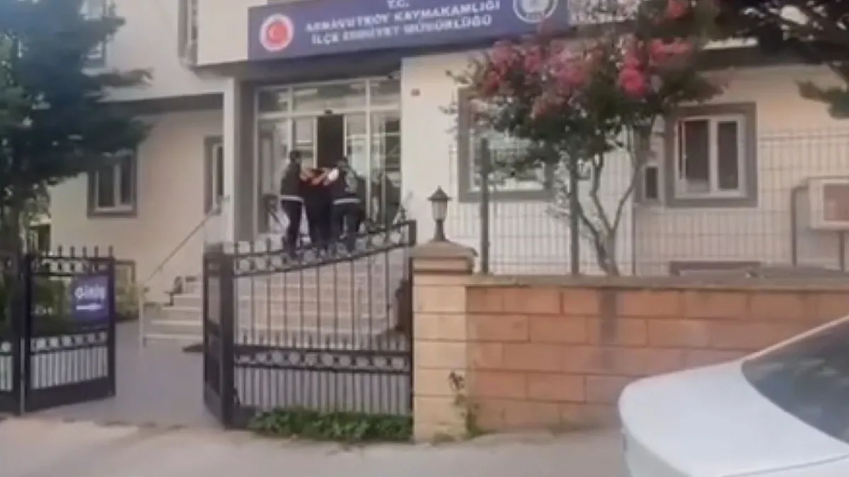 Ayrıntılar Netleşti: Arnavutköy’de iş yerine silahlı saldırı! 23 yaşındaki şüpheli hakkında tutuklama kararı v