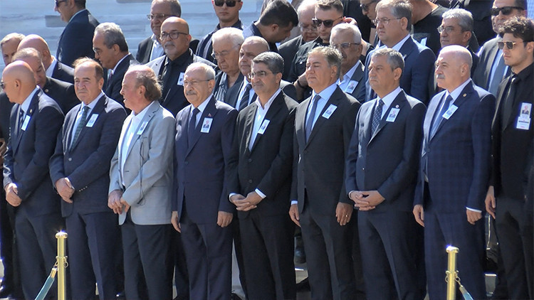Hayatını kaybeden eski CHP Genel Başkan Vekili Cevdet Selvi için TBMM'de tören düzenlendi! Kılıçdaroğlu ve Öze