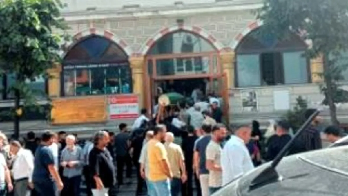 İETT kazasında hayatını kaybeden Gazi Fatma Hacer Eroğlu son yolculuğuna uğurlandı