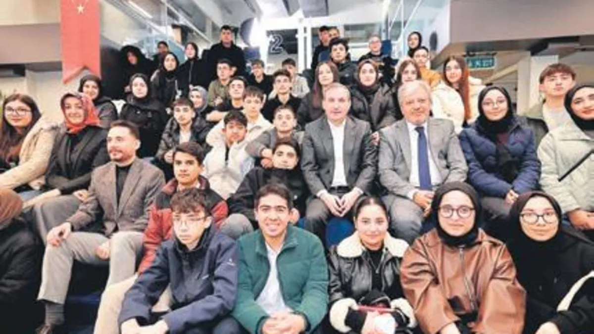 Gündemden Son Bilgiler: Üniversitelilere eğitim desteği