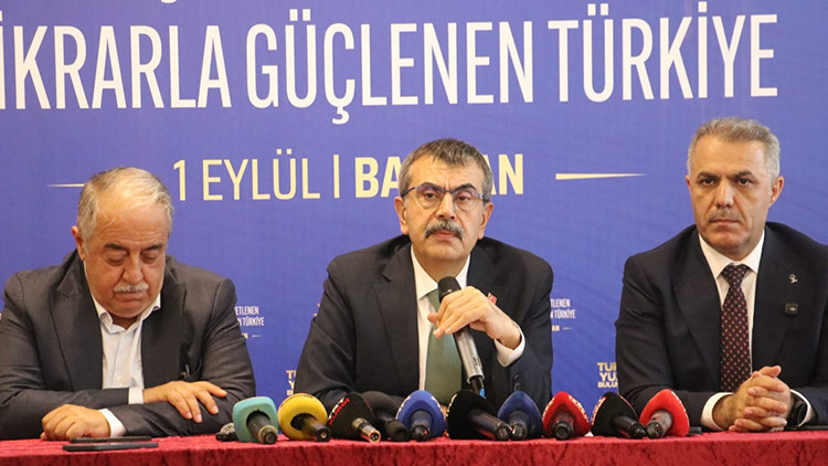 Kritik Açıklama: Bakan Tekin'den Batman'da 'Terörsüz Türkiye' çağrısı: Meclis görevini yaptı, top artık bizde