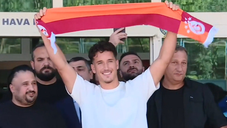 Gündemden Son Bilgiler: Galatasaray, Deniz Gül transferini KAP'a bildirdi - Son Dakika Bilgileri