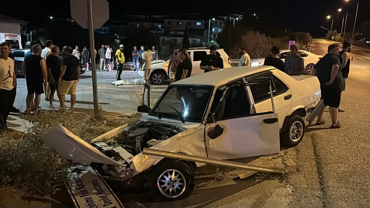 Kritik Açıklama: Aydın'da zincirleme trafik kazası: 1 ölü, 1 yaralı